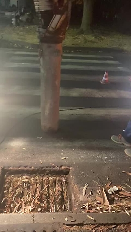 Catania, lavori notturni anche con il Canal Jet per pulizie tombini e caditoie