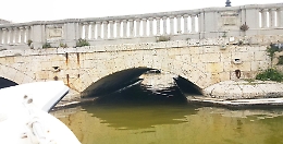 Siracusa, cadavere di un uomo trovato sotto il ponte Umbertino: le ipotesi