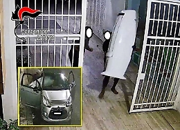 Ladri di climatizzatori a Catania: uno dei due riconosciuto dalla madre
