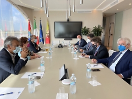 Viceministro Bellanova incontra vertici Sac: «Impegno del governo per la crescita dello scalo catanese»