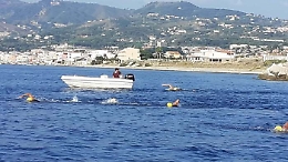 Lo stretto di Messina a nuoto per vincere il Parkinson
