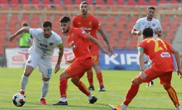 Catania fuori dalla Coppa Italia: a Catanzaro i rossazzurri beccano un gol in pieno recupero