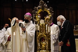 A Napoli si ripete il "miracolo" di San Gennaro: il sangue si è sciolto