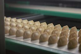 Il  giandujotto sposa la Sicilia: nasce il Tourinot bianco