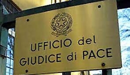 Messina, topi nel cortile del giudice di pace