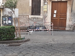 Catania: sacchi di rifiuti nella centrale via di Sangiuliano