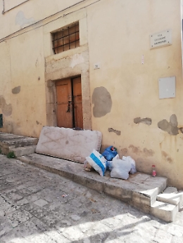 Comiso (Rg): Stradine e...tanta tanta..