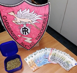 Pusher a San Cristoforo tradito dall'eccessivo nervosismo: arrestato