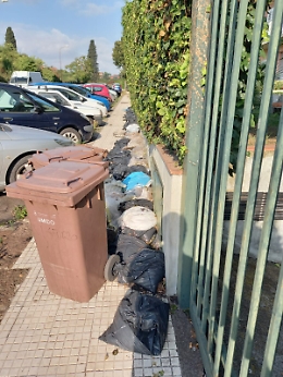 Acireale: "Quando verranno ritirati i sacchi di cenere?"