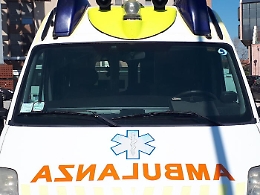 Si uccide lanciandosi dal terzo piano e in casa moglie trovata morta