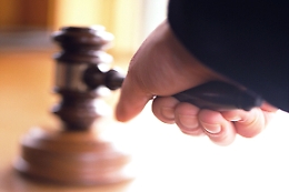 Violenza di gruppo su 18enne, chiesto rinvio a giudizio per quattro giovani