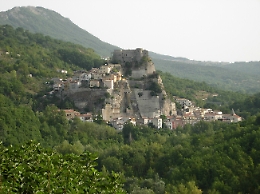 Si allontana da scuola, 13enne ritrovata sana e salva