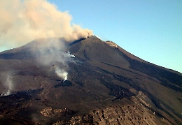 Etna, sensori anche in grotte pi&ugrave; remote per "spiare" il vulcano