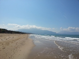 Cadavere in spiaggia nel Palermitano: è del diportista disperso?