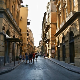 In mutande e con una spranga in mano: immigrato ricoverato