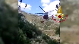 Turista scivola dentro laghetti di Avola: il soccorso arriva dall'alto