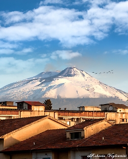 Le temperature si abbassano e l'Etna si imbianca
