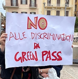 Pressioni su medici da gruppi no-vax per esenzione dal vaccino