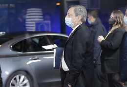 Draghi all'Ue: il caro bollette pu&ograve; rallentare la ripresa post covid