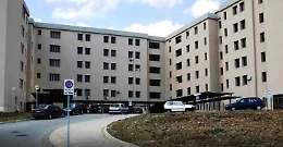 Un lecca lecca rischia di farla soffocare: bimba salvata da un carabiniere