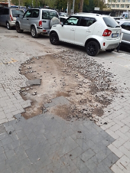 Catania: piazzale davanti al tribunale in pessimo stato