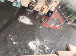 Nubifragio a Catania, piazza Duomo è un lago