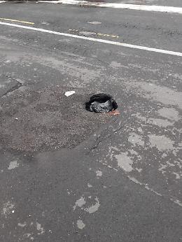 Catania: buca di 50 cm in via Lago di Nicito