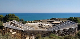 Copertura pericolosa e abusiva, sequestrato il Teatro greco di Cattolica Eraclea