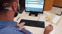 In Italia i furbetti del reddito di cittadinanza guidano Ferrari e hanno barche di lusso