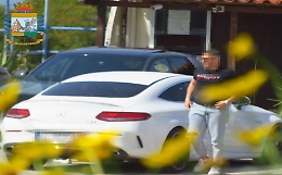 Noleggiava auto di grossa cilindrata e poi le rivendeva: arrestato un imprenditore