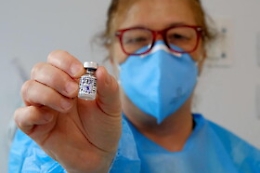 L'Ordine dei Medici di Catania sospende 4 dottori no-vax. La Mantia: «Virus in crescita proprio tra sanitari»