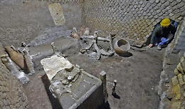A Pompei dalla villa di Civita Giuliana riemerge intatta la stanza degli schiavi