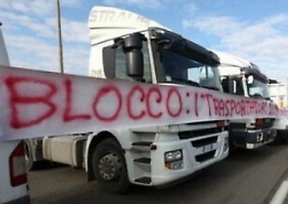 Si spacca il fronte degli autostraportatori: l'Aias resta sola, Aitras, Assiotrat e Assotras si sfilano