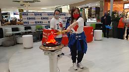 Cestini gettacarta per giocare a basket e scope come remi: "atleti speciali" premiati per gli "Smart games"