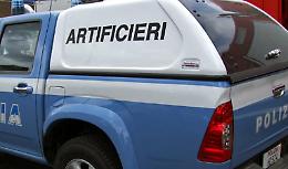 Allarme bomba all'Unicredit di Palermo: borsa su una telecamera della banca