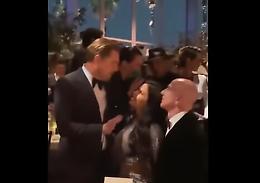 Leonardo DiCaprio "strega" la fidanzata di Jeff Bezos e si "becca" un avvertimento