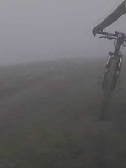 In bici da Como a Ragusa perde orientamento per la nebbia: soccorso nel Messinese
