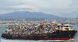 Sicilia, rifiuti all'estero per non diventare l'isola della spazzatura: ma a che prezzo?
