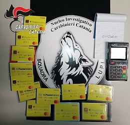 Incassava dodici redditi di cittadinanza grazie a prestanome: arrestato a Catania