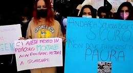 Catania, la protesta degli studenti del liceo Boggio Lera dopo il crollo a scuola