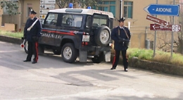 Aidone, donna morta in casa: «Si è suicidata». Ma si indaga per omicidio