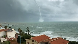 La Sicilia nel vortice delle trombe d'aria: piccoli tornadi da Selinunte a Sciacca