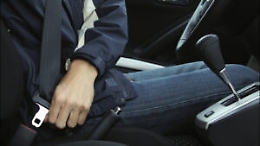 Italiani indisciplinati alla guida: 1 su 3 senza cintura e il 50% dei bimbi senza seggiolino