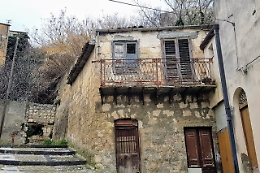 Le "Case a 2 euro" a Sambuca di Sicilia acquistate dagli stranieri