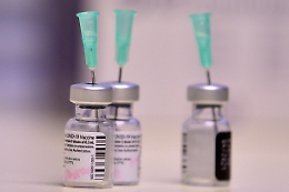 Dal 1° dicembre la terza dose per gli over 18 si può fare a 5 mesi dalla seconda: firmata la circolare