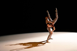 Danza, la sensualità nelle coreografie di Helge Letonja