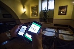 Green pass falsi su Telegram a 100 euro, un indagato anche in Sicilia