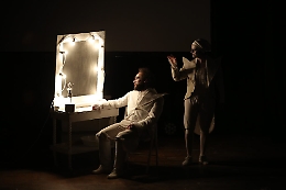 Il testo di Federico Fiorenza, secondo vincitore di “Catania premia Catania”, in scena stasera