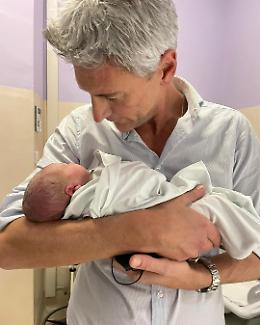 Roberto Farnesi, il "cattivo" de "Il Paradiso delle Signore" diventa un tenero papà