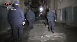 Spaccio davanti scuola con minacce ai carabinieri e pestaggi di clienti: 12 arresti a Palermo